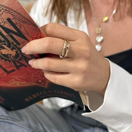 solid gold rings while reading