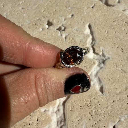 Oval swirl ring
