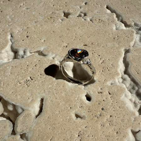 Oval swirl ring