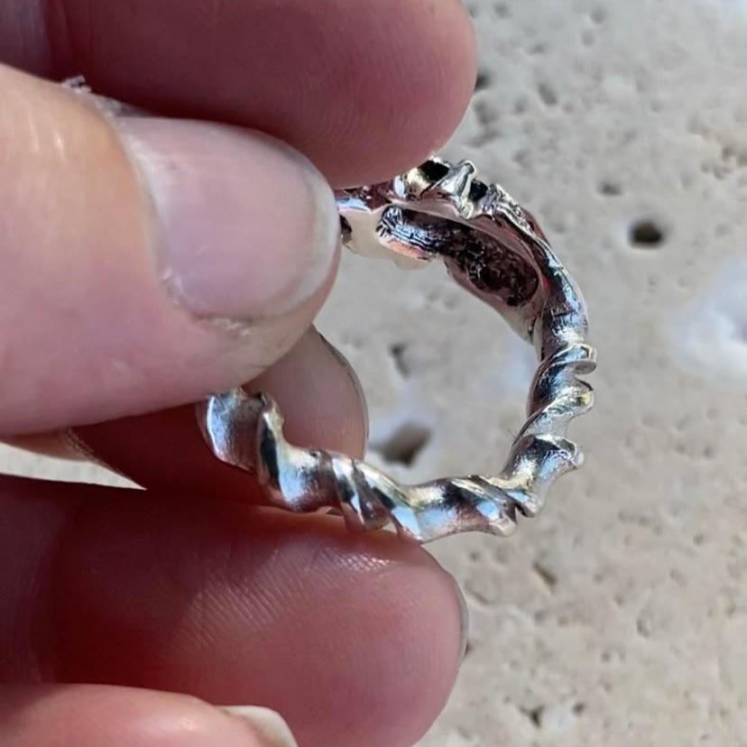 Gem cluster twist ring