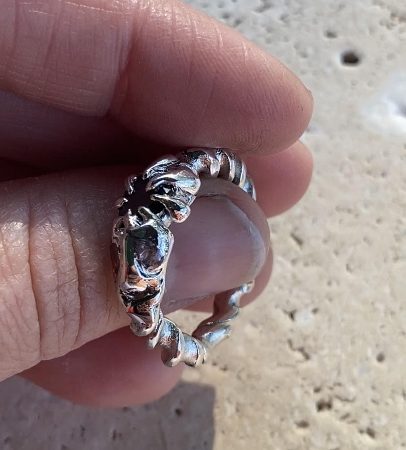 Gem cluster twist ring