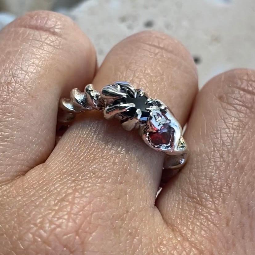 Gem cluster twist ring