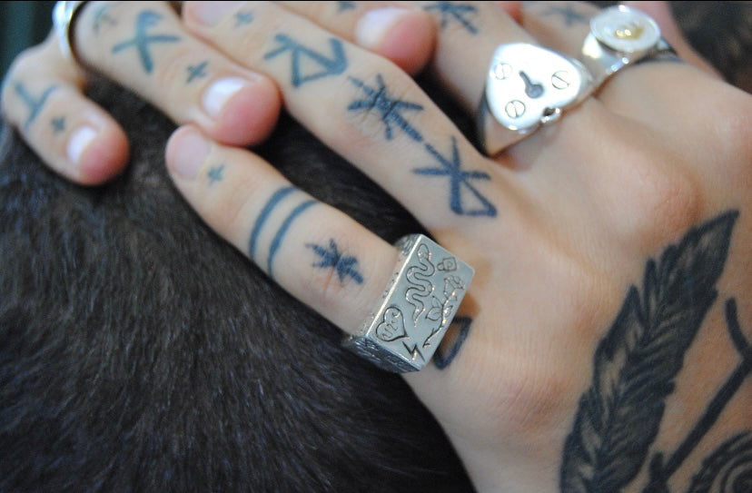 Tattoo Love ring