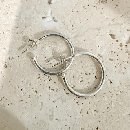 jlinedesigns-earrings-jewellery-silver-silverearrings-hoops-silverhoops-staplehoops-stackhoops-stackearrings-goldcoast-worldwideshipping-925.