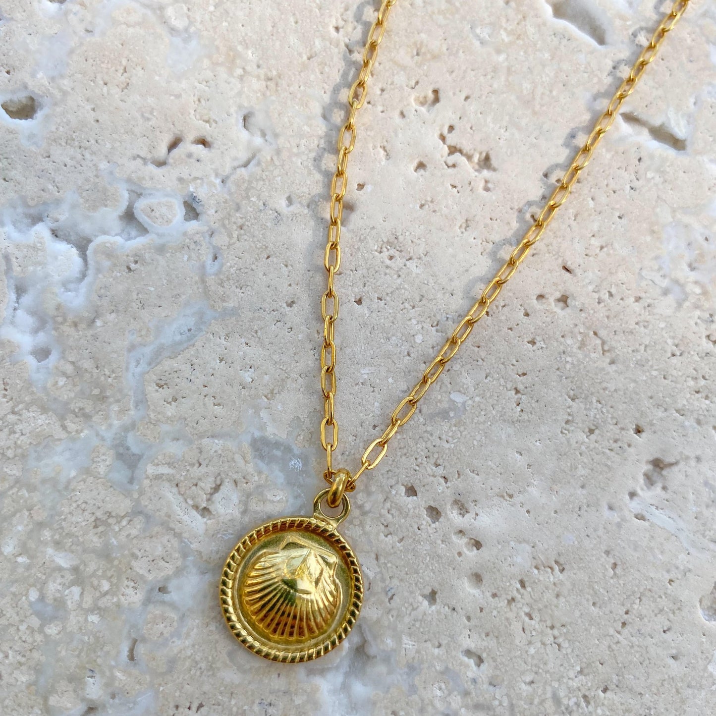 Siren shell necklace- Gold