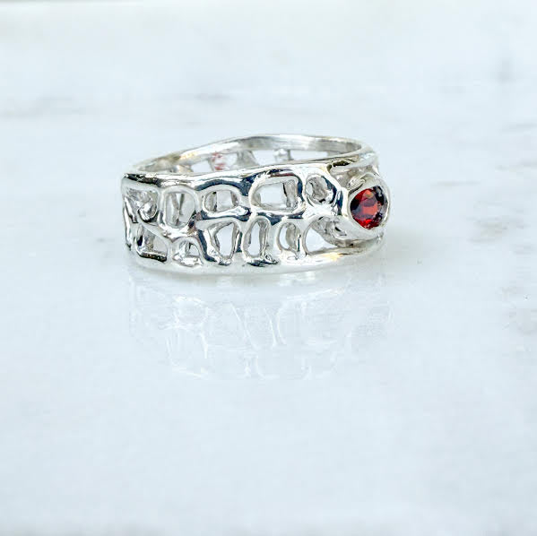 jlinedesigns-jewellery-ring-silver-rubygem-taylorswift-icandoitwithabrokenheart-helaingjewellery-handmade-goldcoast-comebackring-selflove-jewelleryworkshops