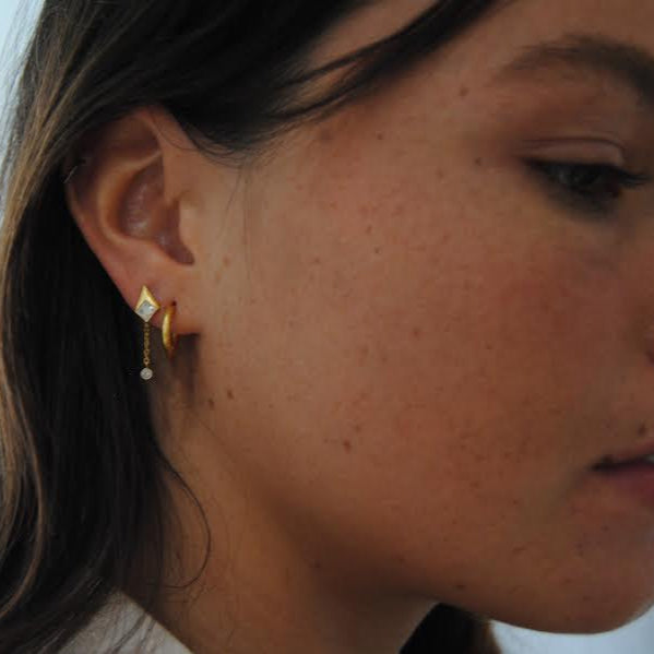 jlinedesigns-gold-jewellery-hoopshuggies-sterlingsilver-freeearrings-staplehoops-goldearrings