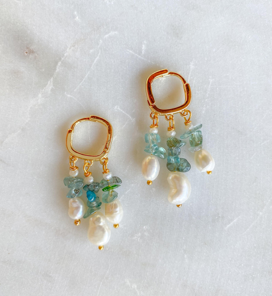 Crystal Pearl earrings- Apetite crystals- Gold